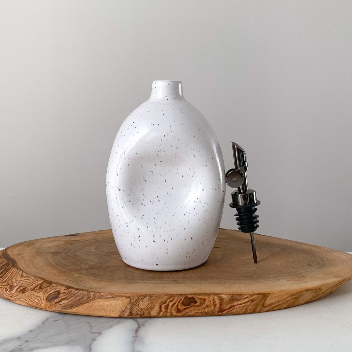 Pinched Speckle Oil Pourer