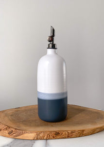 Ocean Oil Pourer