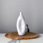 Load image into Gallery viewer, Pinched Speckle Oil Pourer
